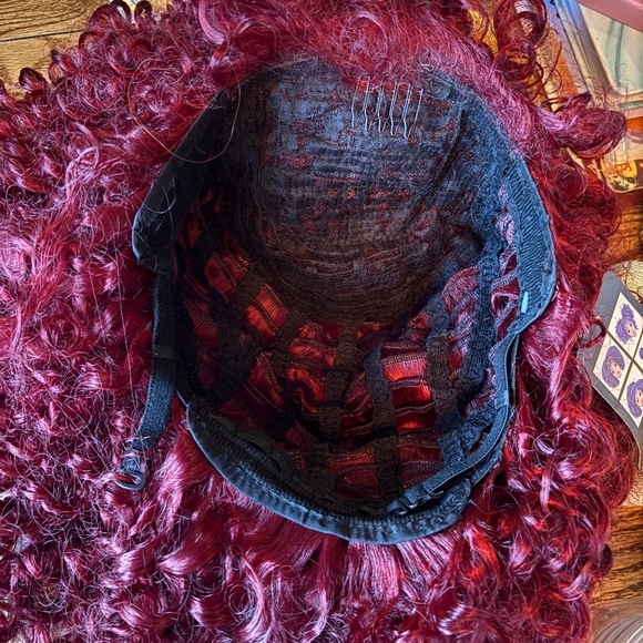 ANNIVIA Synthetic Curly wig in Deep Red Wine - NWT - Picture 5 of 7
